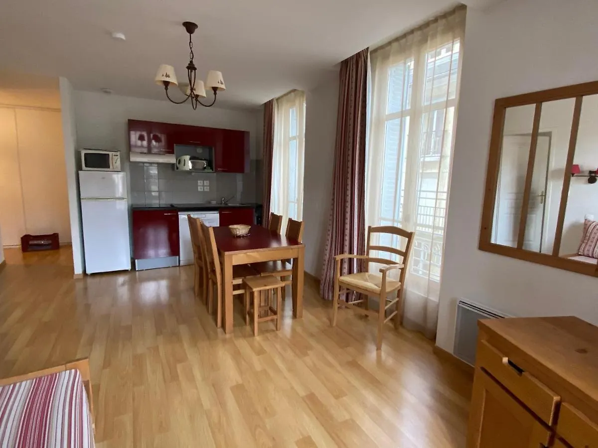 Apartamento Bagnères de Luchon, Résidence Val de Jade, Beau T3 meublé, plein centre, pour 4 ou 6 personnes